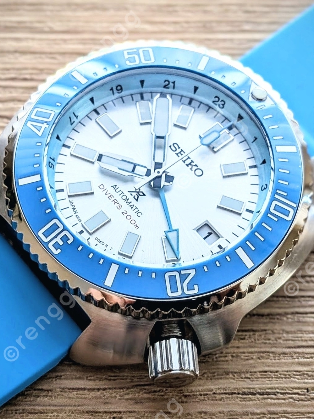 Seiko NH34A GMT Men’s Automatic Diver Mod Watch – Light Blue/White Excellent